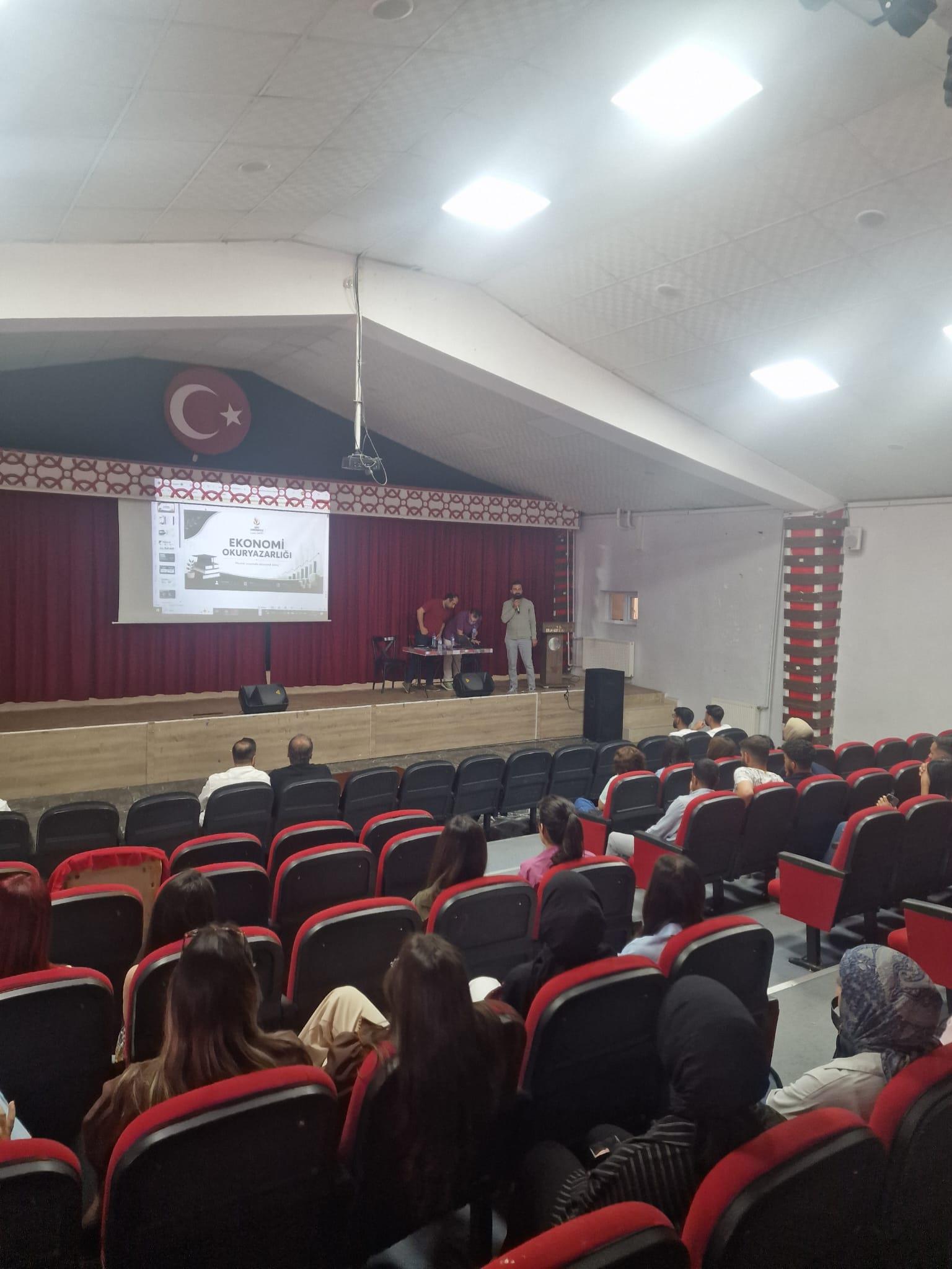 Eruh MYO’da “Beslenme, Ekonomi ve Kariyer Perspektifine Güncel Bakış” Programı Gerçekleştirildi