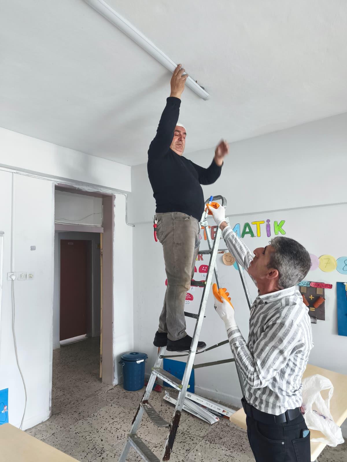 Eruh MYO’da Derslik ve Laboratuvarlarda Aydınlatma Yenilendi